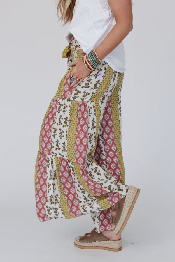 Fashionable hand-embroidered pants - Image 10